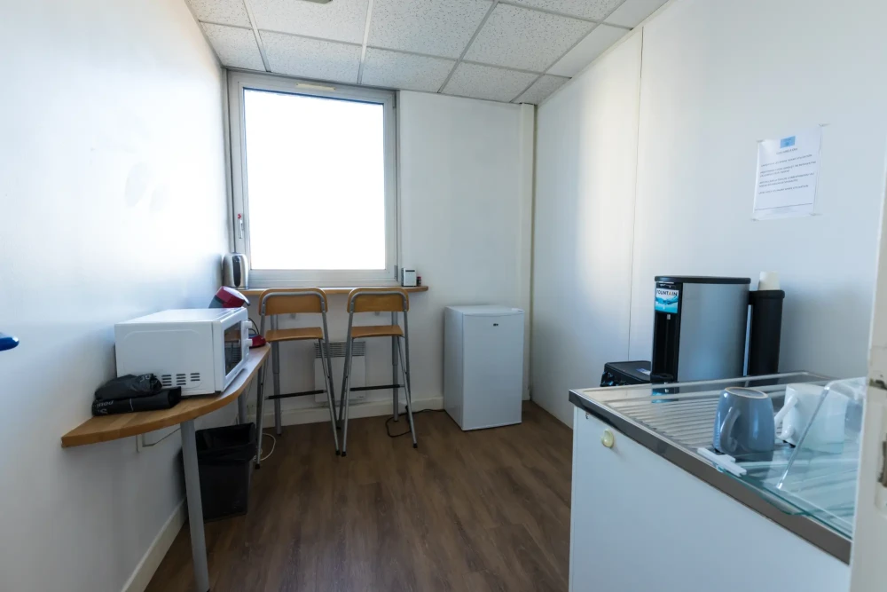 Bureau privé - 59800 - 2 postes - 530€