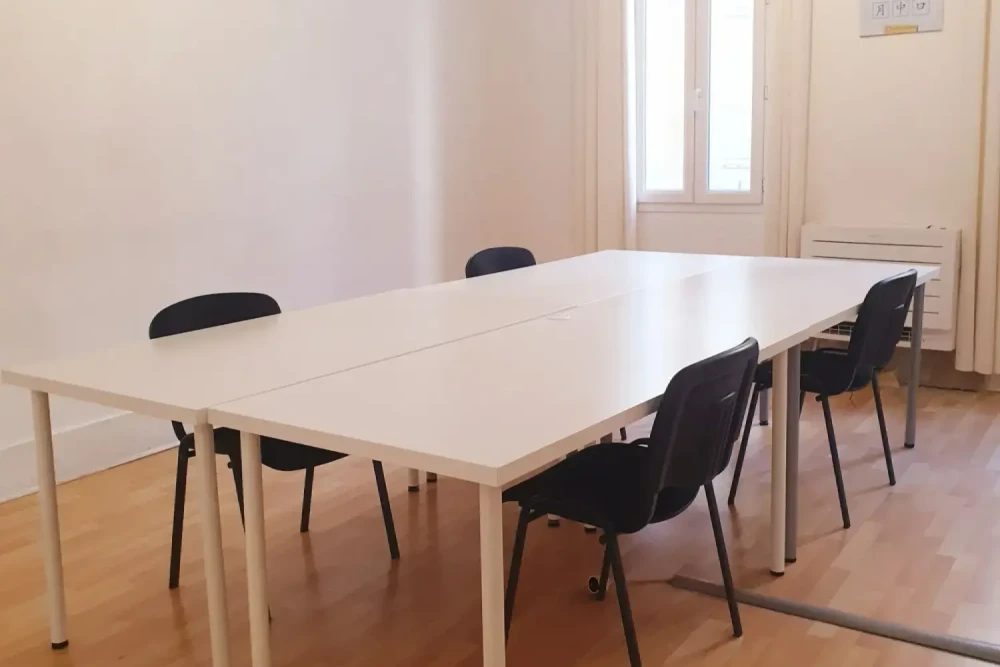 Open Space - 34000 - 1 poste - 250€