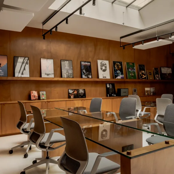 Espace indépendant 250 m² 30 postes Location bureau Rue Championnet Paris 75018 - photo 1