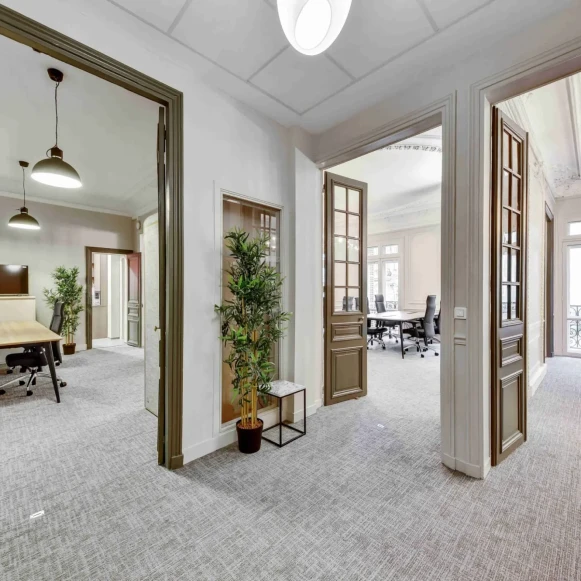 Espace indépendant 170 m² 30 postes Coworking Rue Saint-Lazare Paris 75009 - photo 2