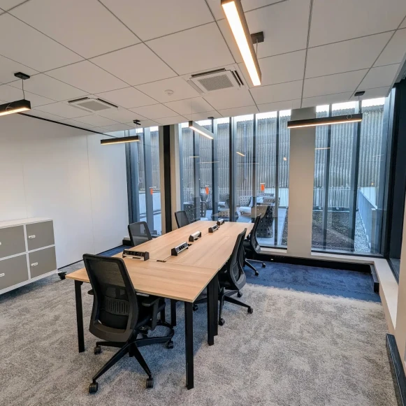 Bureau privé 22 m² 5 postes Location bureau Avenue Raymonde Chauvet Nantes 44300 - photo 2