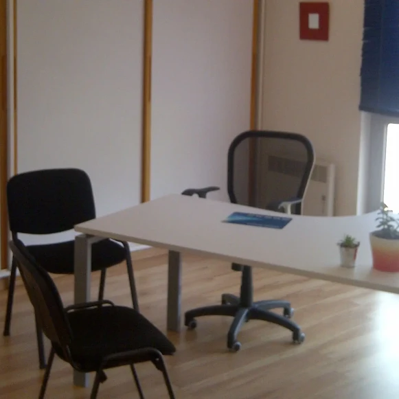 Bureau privé 16 m² 2 postes Coworking Rue François Muret de Pagnac Quimper 29000 - photo 1