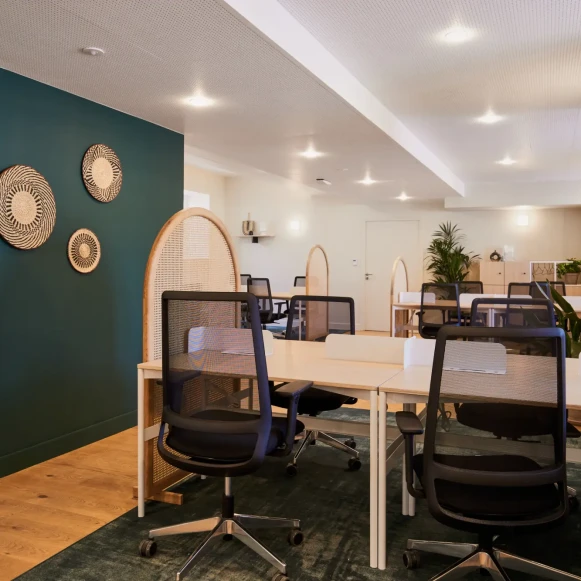 Bureau privé 25 m² 6 postes Coworking Rue Royale Paris 75008 - photo 4