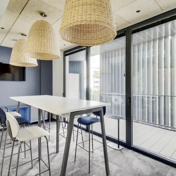 Bureau privé 38 m² 4 postes Coworking Avenue René Cassin Lyon 69009 - photo 4