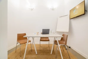 Bureau privé - 13006 - 8 postes - 1990€