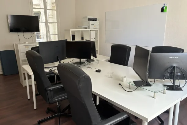 Bureau privé - 75002 - 6 postes - 2000€