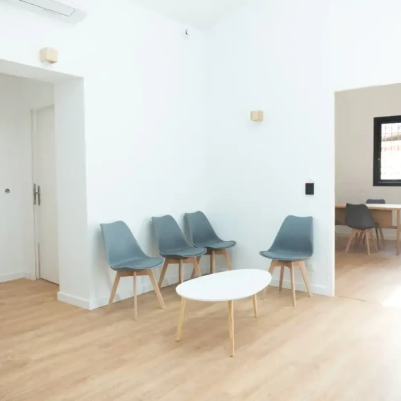 Bureau privé 18 m² 3 postes Location bureau Route d'Agde Toulouse 31500 - photo 4