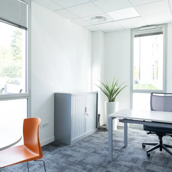 Bureau privé 13 m² 2 postes Location bureau Rue Voie Lactée Saint-Didier-au-Mont-d'Or 69370 - photo 1