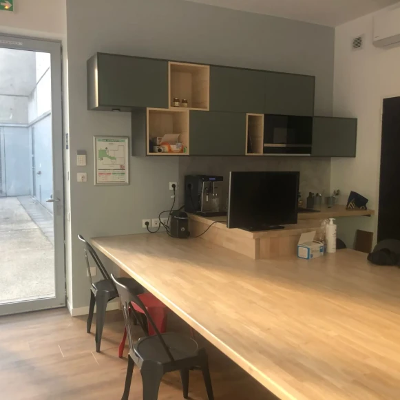 Bureau privé 24 m² 6 postes Coworking Rue Casimir Périer Lyon 69002 - photo 9