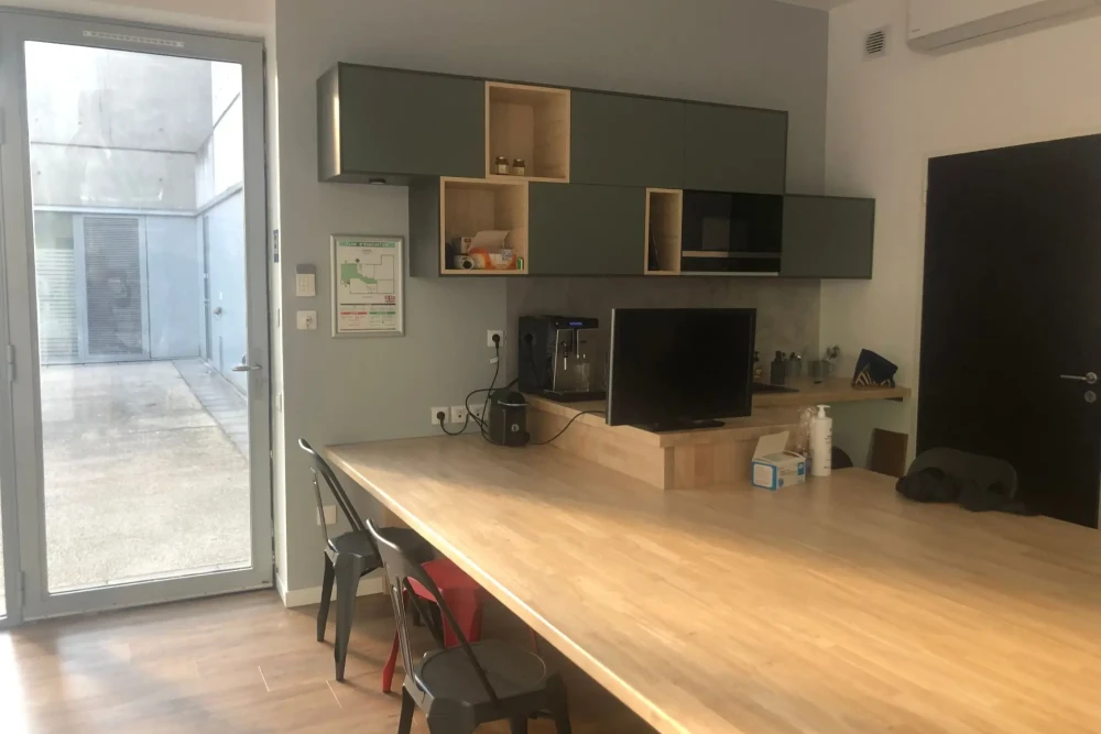 Bureau privé - 69002 - 6 postes - 1650€