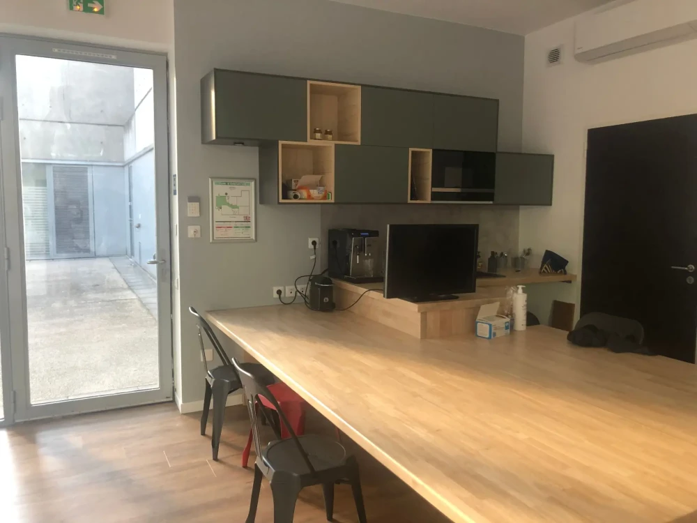 Bureau privé - 69002 - 6 postes - 1650€