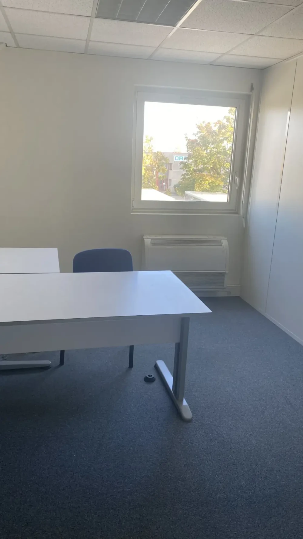 Bureau privé - 69120 - 3 postes - 400€