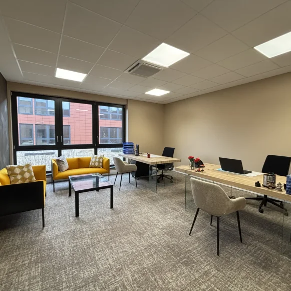 Bureau privé 23 m² 3 postes Location bureau Rue du Parc Oberhausbergen 67205 - photo 1