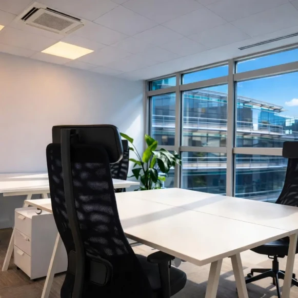 Espace indépendant 25 m² 4 postes Location bureau Avenue Bertie Albrecht Paris 75008 - photo 1