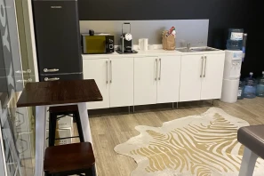 Open Space - 95700 - 5 postes - 330€