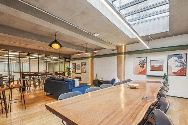 Espace indépendant - 75010 - 65 postes - 40000€