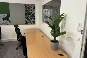 Open Space - 92100 - 8 postes - 2500€