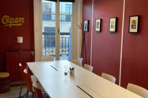 Open Space - 75002 - 8 postes - 450€