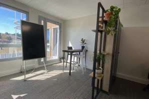 Bureau privé - 69570 - 12 postes - 2200€