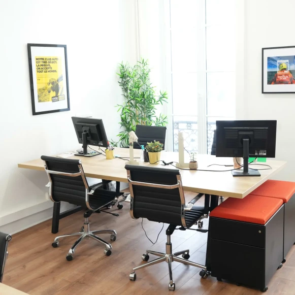 Bureau privé 27 m² 10 postes Location bureau Rue Godot de Mauroy Paris 75009 - photo 1