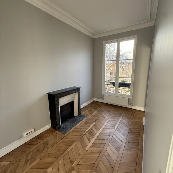 Bureau privé 23 m² 5 postes Coworking Avenue Victor Hugo Paris 75016 - photo 2