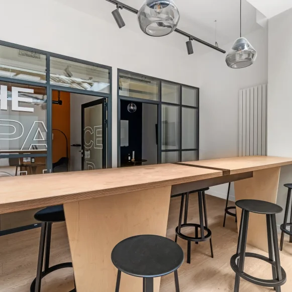 Espace indépendant 397 m² 45 postes Coworking Rue de Liège Paris 75009 - photo 1
