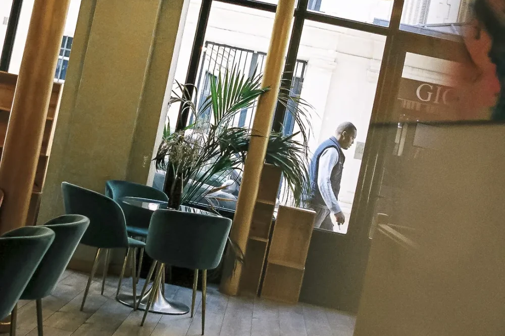 Espace indépendant - 75003 - 25 postes - 11900€