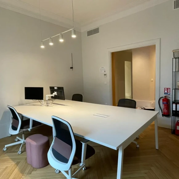 Bureau privé 18 m² 4 postes Location bureau Cours Gambetta Lyon 69007 - photo 1