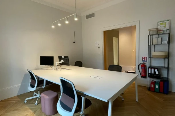 Bureau privé - 69007 - 4 postes - 1200€