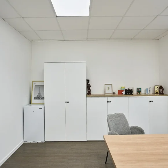 Bureau privé 15 m² 5 postes Coworking Rue de Fontenoy Lille 59000 - photo 3