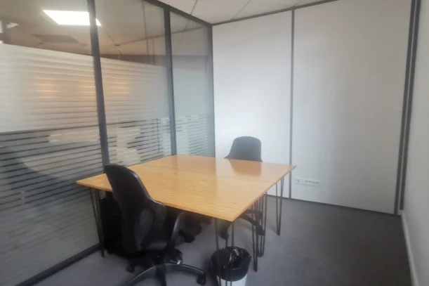 Bureau privé - 34000 - 2 postes - 889€