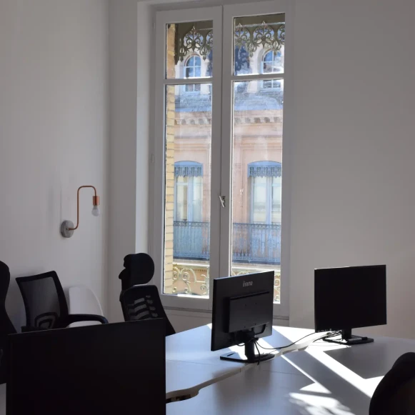 Open Space  16 postes Coworking Rue d'Alsace Lorraine Toulouse 31000 - photo 2