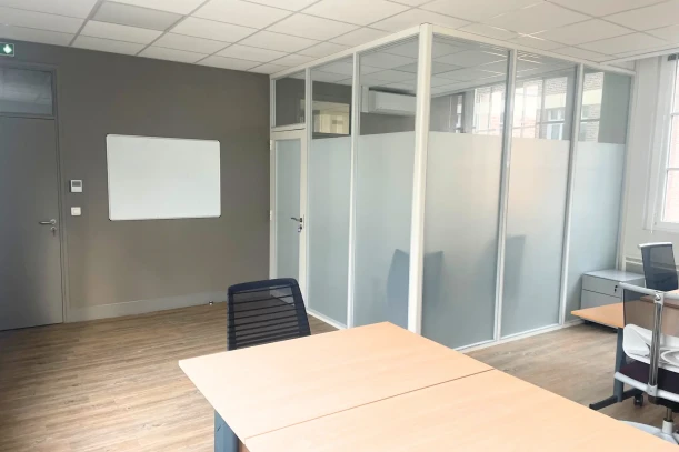 Bureau privé - 59800 - 5 postes - 1090€