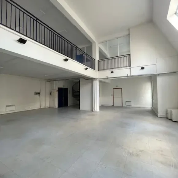 Bureau privé 290 m² 40 postes Coworking Rue Soleillet Paris 75020 - photo 11