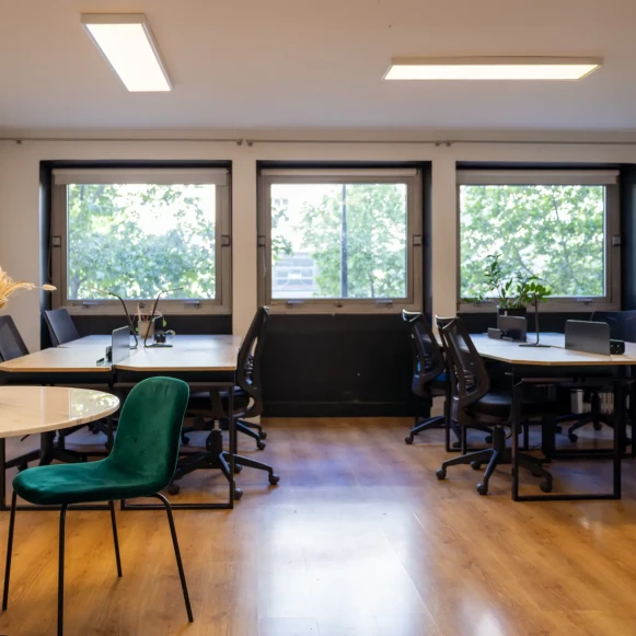 Bureau privé 34 m² 10 postes Location bureau Boulevard de Strasbourg Paris 75010 - photo 4