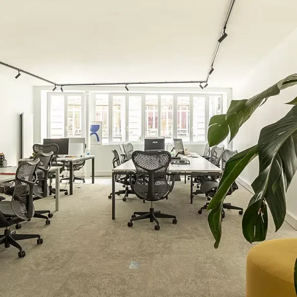 Espace indépendant 164 m² 26 postes Location bureau Rue Montmartre Paris 75002 - photo 6