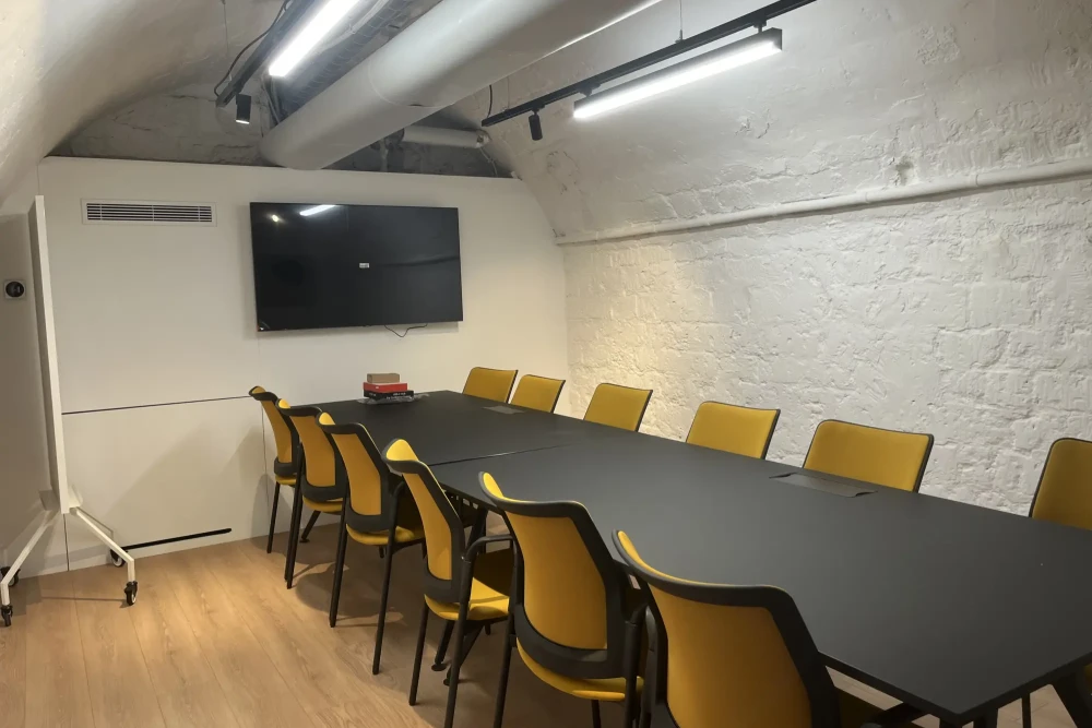 Espace indépendant - 75009 - 28 postes - 7900€