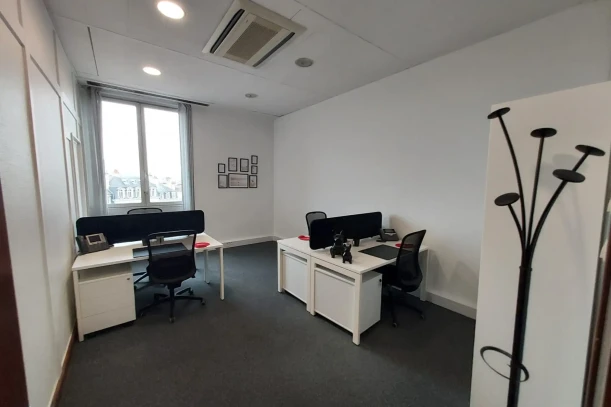 Bureau privé - 33000 - 4 postes - 2316€