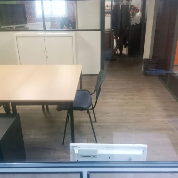 Bureau privé 20 m² 1 poste Coworking Rue Saint-Eloi Tourcoing 59200 - photo 2