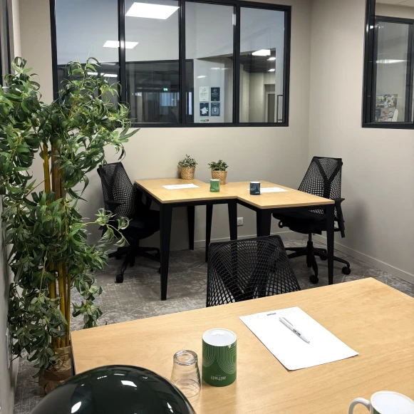 Bureau privé 15 m² 4 postes Location bureau Avenue Thiers Nice 06000 - photo 2