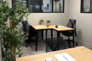Bureau privé - 06000 - 4 postes - 1084€