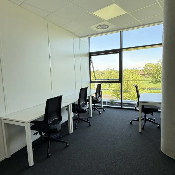 Bureau privé 13 m² 4 postes Location bureau Avenue François Pignier Bourg-en-Bresse 01000 - photo 2