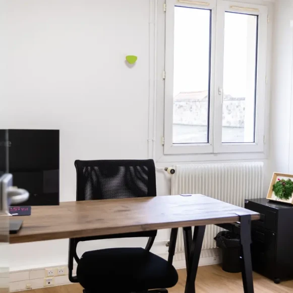 Bureau privé 9 m² 1 poste Coworking Rue Eugène Lair Viarmes 95270 - photo 6