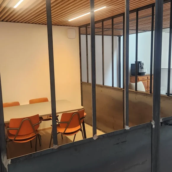 Bureau privé 14 m² 2 postes Location bureau Rue Parmentier Oullins-Pierre-Bénite 69600 - photo 9