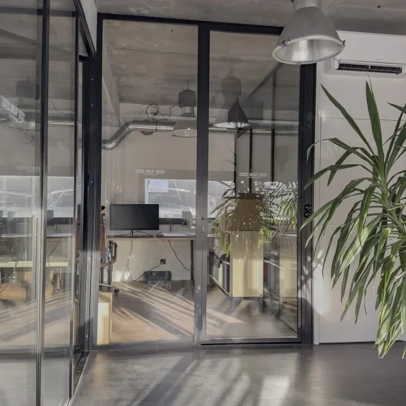 Bureau privé 20 m² 5 postes Location bureau Rue Virginie Hériot La Rochelle 17000 - photo 6