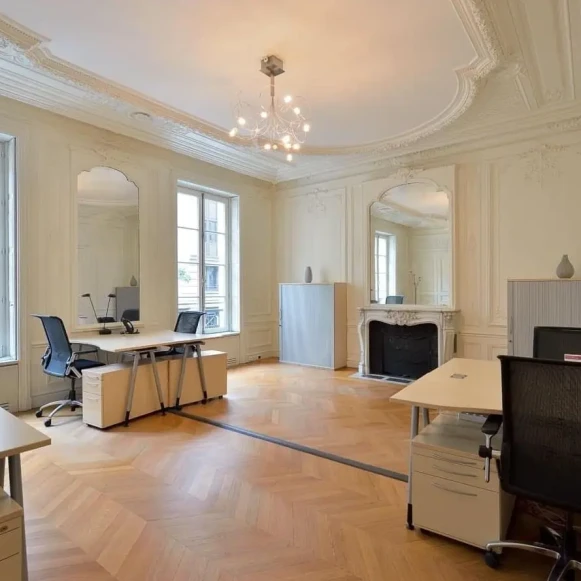 Bureau privé 72 m² 18 postes Coworking Rue de Londres Paris 75009 - photo 1