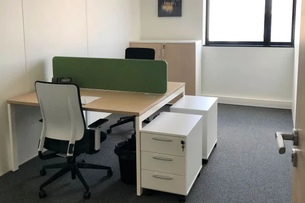 Bureau privé - 57000 - 2 postes - 420€