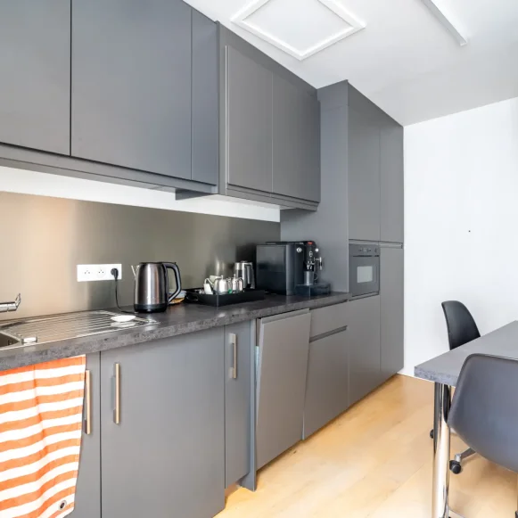 Espace indépendant 77 m² 10 postes Location bureau Rue du Faubourg Saint-Honoré Paris 75008 - photo 7