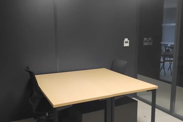 Bureau privé - 34080 - 2 postes - 709€