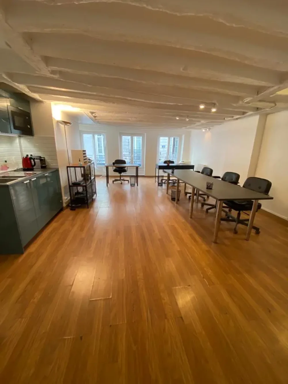 Espace indépendant - 75002 - 10 postes - 2680€